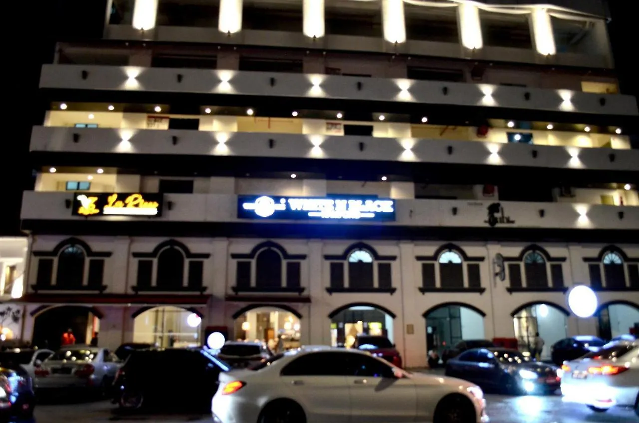 Red Room Kuala Lumpur 0*,  Ma­lay­sia